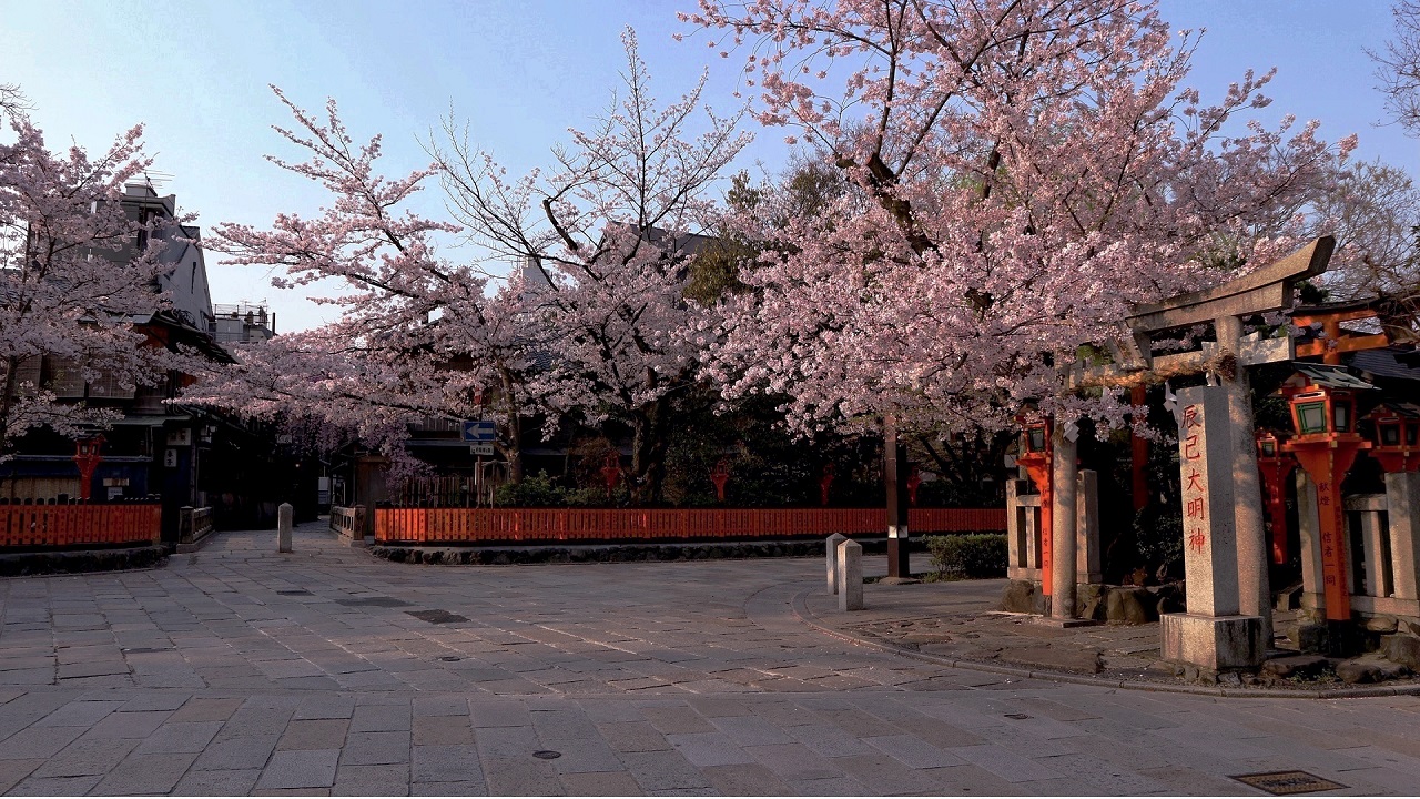 京都祇園の超人気有名スポット｢巽橋｣