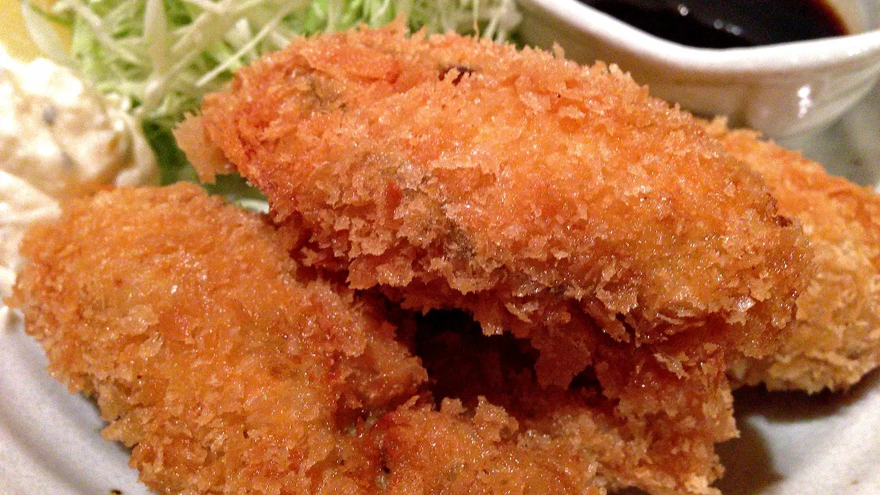 広島県で人気のおすすめ名物グルメ～ふっくらプリプリ大粒の牡蠣フライ