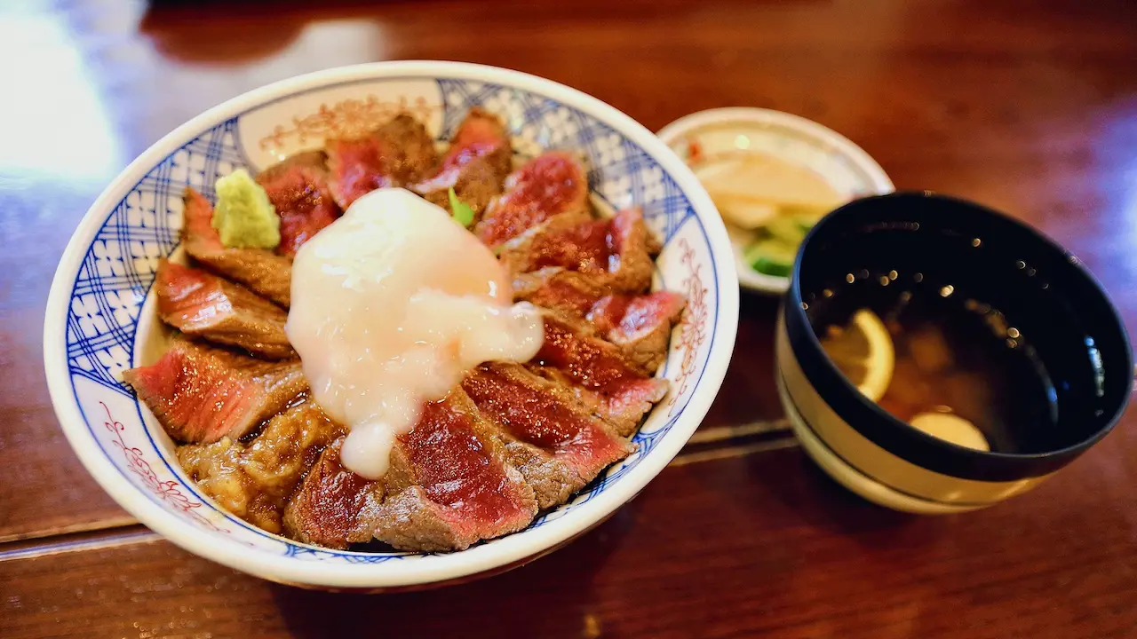 熊本県で人気のおすすめ名物グルメ～絶品赤身肉を堪能できる阿蘇のあか牛丼